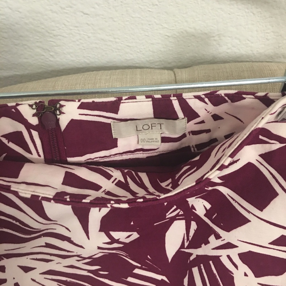 ✨ Moving sale 🚗- Beautiful Loft Tropical Skirt 🌴🦩 - Picture 2 of 5
